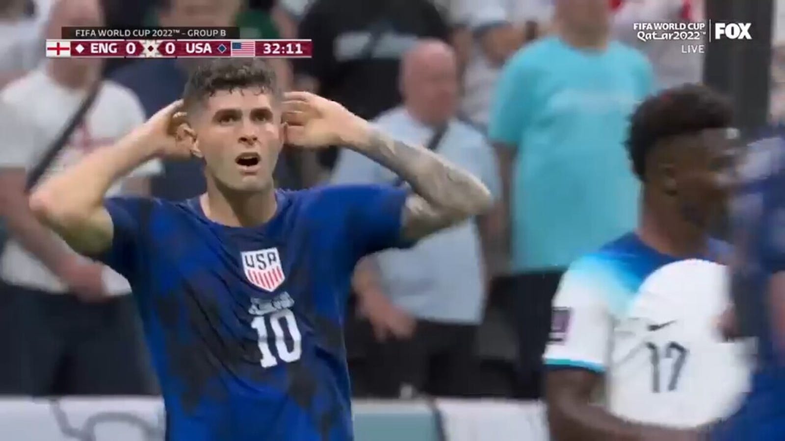 Christian Pulisic's screamer hits crossbar