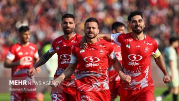 10-man-Persepolis-beat-Tractor-Sepahan-defeat-Kheybar-PGPL.jpg